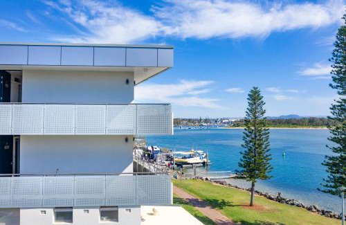 Port Macquarie Hotel | Relax at The Mid Pacific: 4-Star Poolside Getaway