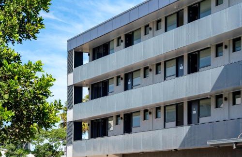 Port Macquarie Hotel | Relax at The Mid Pacific: 4-Star Poolside Getaway