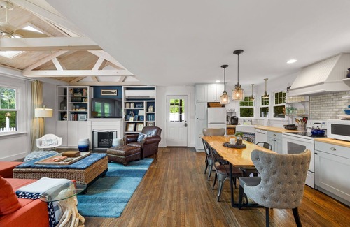 Neavitt Cottage | Experience The Middle Point Cabin in Saint Michaels Today