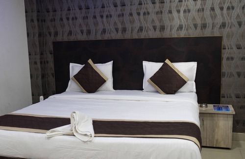 Rasulgarh Hotel | Midland Hotel: Family-Friendly with Free Breakfast Included