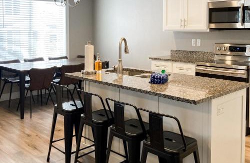 Garden City House | Enchanting Stay at The Midnight Garden - Rated 10/10!