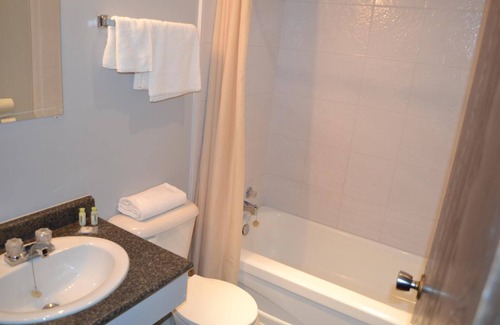 Boston Bar Hotel | Discover The Mighty Fraser Motel: Family-Friendly Retreat