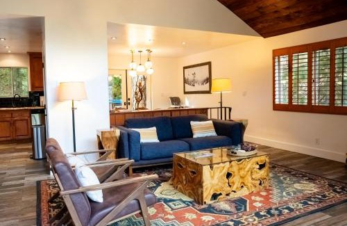 Lake Arrowhead Villa | Pet-Friendly Mighty Pines Retreat with Scenic Patio & BBQ