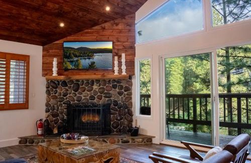 Lake Arrowhead Villa | Pet-Friendly Mighty Pines Retreat with Scenic Patio & BBQ