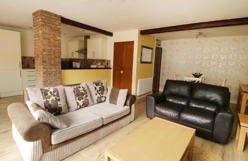 Storwood House | Exceptional Stay at The Milking Parlour - Child Friendly