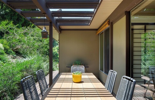 Sunset Junction House | The Milky Way Modern Urban Retreat