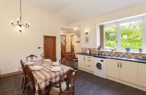 Bampton House | Discover The Mill House in Bampton: Pet-Friendly Retreat