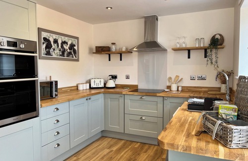 Thornicombe Cottage | Experience The Mill: Pet-Friendly Retreat with Hot Tub