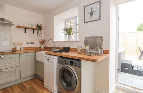 Thornicombe Cottage | Experience The Mill: Pet-Friendly Retreat with Hot Tub