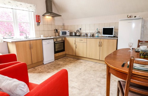 Somersal Herbert Cottage | Romantic Getaway at The Mill Wheel in Doveridge