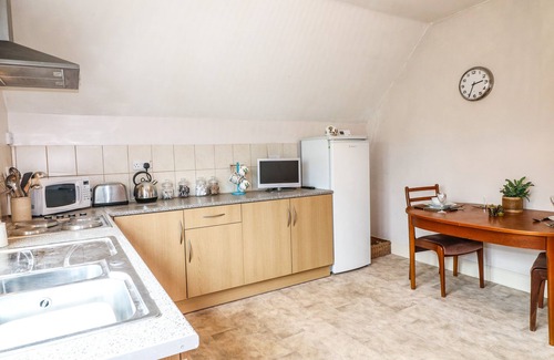 Somersal Herbert Cottage | Romantic Getaway at The Mill Wheel in Doveridge