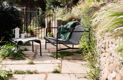 South Pool Apartment | Pet-Friendly Retreat at The Millbrook Inn - Rated 10/10