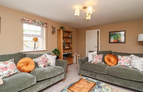 Todmorden House | Stay at The Milne: 4-Star, Pet-Friendly, Rated 10/10