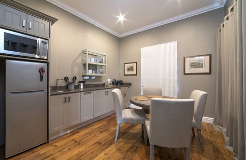 Grahamstown Bed & Breakfast | Indulge at The Milner: 4-Star Oasis with Pool & Breakfast