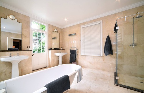 Grahamstown Bed & Breakfast | Indulge at The Milner: 4-Star Oasis with Pool & Breakfast