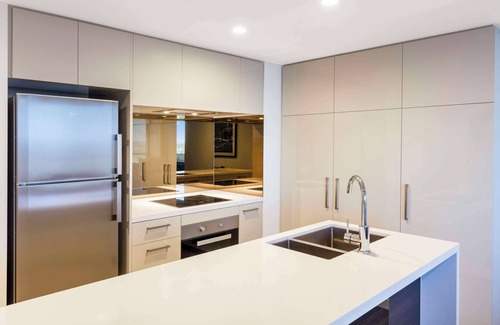Milton Apartment | Experience The Milton Brisbane: Top-Rated 4-Star Retreat
