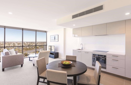 Milton Apartment | Experience The Milton Brisbane: Top-Rated 4-Star Retreat