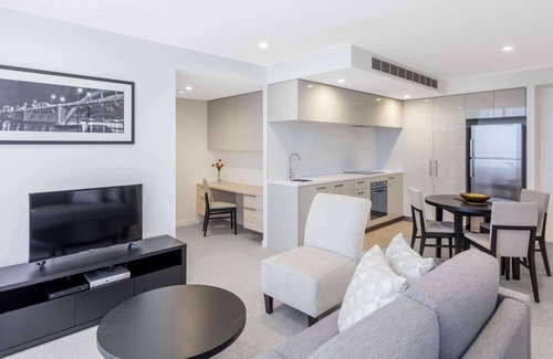 Milton Apartment | Experience The Milton Brisbane: Top-Rated 4-Star Retreat