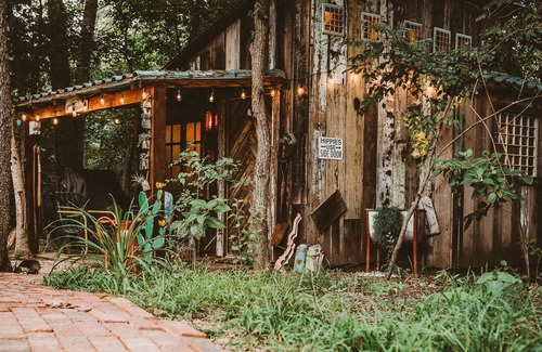 Elmo Cabin | Explore The Miner's Shack at Prayer-E-Land: 10/10 Rated Stay