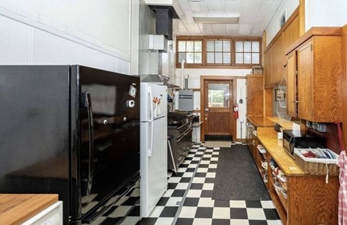 Mineral Resort | Exceptional Family Retreat at The Mineral Schoolhouse
