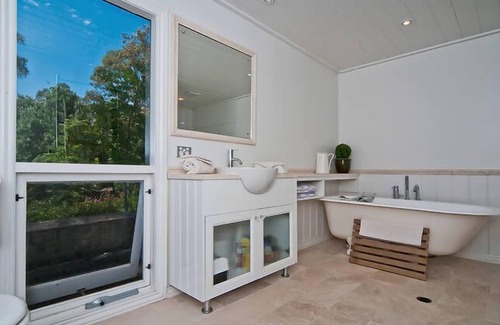 Cockatoo Valley Bed & Breakfast | Exceptional The Miners Cottage Barossa: Family-Friendly Retreat