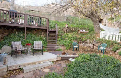 Jerome Cottage | Cozy The Miner’s Cottage: Family-Friendly with Kitchen Access