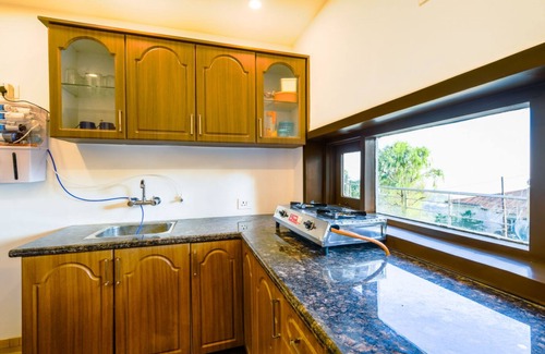 The Mall Road Cottage | Explore The Mini Horizon: Family-Friendly with Breakfast