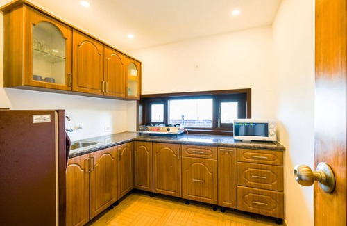 The Mall Road Cottage | Explore The Mini Horizon: Family-Friendly with Breakfast