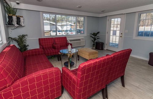 Acton Hotel | Relaxing Retreat at The Minuteman Inn with Spa & Dining