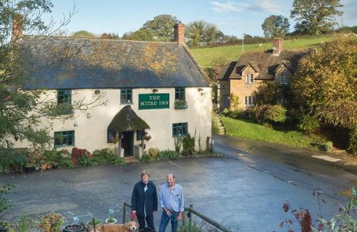 Sherborne Hotel | Exceptional Stay at The Mitre Inn with Breakfast Included