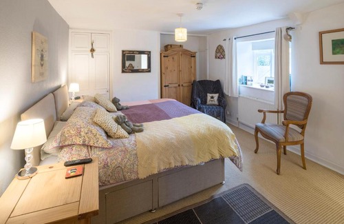 Sherborne Hotel | Exceptional Stay at The Mitre Inn with Breakfast Included