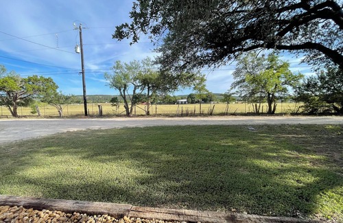 Wimberley Cabin | Experience The Mockingbird Inn: Pet-Friendly Ocean Views