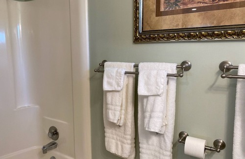 Aiken Bed & Breakfast | Explore The Mockingbird Suite with Family-Friendly Amenities