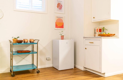 Moscow Apartment | The Mod Pod - Mid-Century Modern Retreat Near City Center