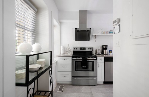 Ansonborough House | Experience The Mod Suite in Historic Charleston's Heart