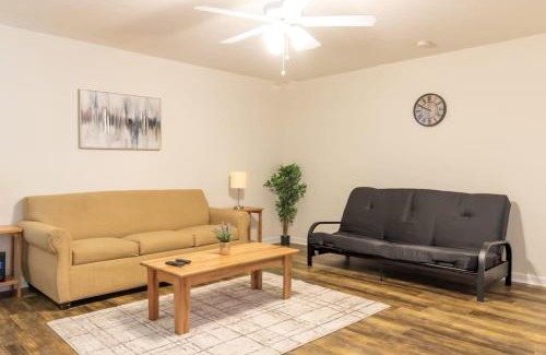 Columbus House | Discover The Modern Guest House: A Cozy Retreat Nearby