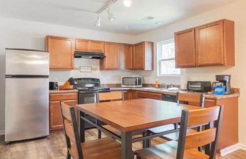 Columbus House | Discover The Modern Guest House: A Cozy Retreat Nearby