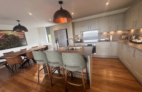 Chittlehamholt Cottage | Discover The Mole Resort: Ideal for Families with Pool & Spa