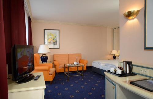 Bad Goegging Hotel | Discover The Monarch Hotel: Oceanfront Retreat Awaits