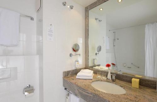 Bad Goegging Hotel | Discover The Monarch Hotel: Oceanfront Retreat Awaits