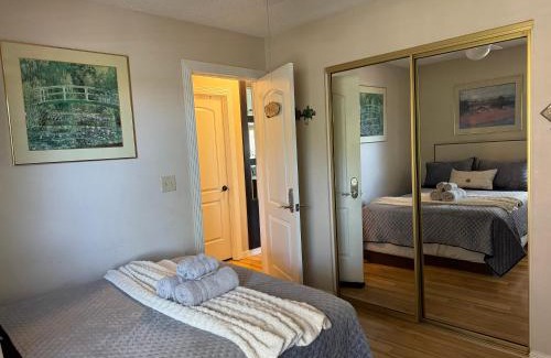 Sunrise Manor House | Guest Rated 10/10: Discover The Monet's Private Entrance
