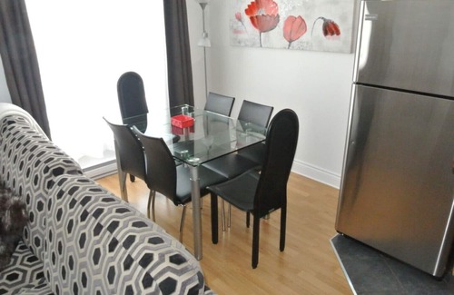 Plateau Mont Royal House | Discover The Mont-Royal: Child-Friendly Apartment Bliss