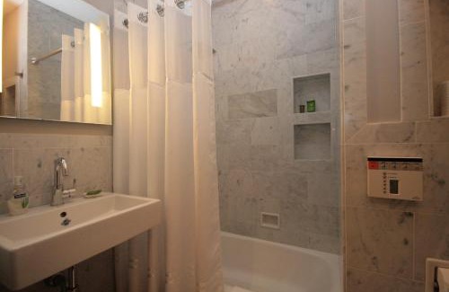 Lower Pacific Heights Bed & Breakfast | Exceptional Monte Cristo Bed and Breakfast with Delightful Breakfast