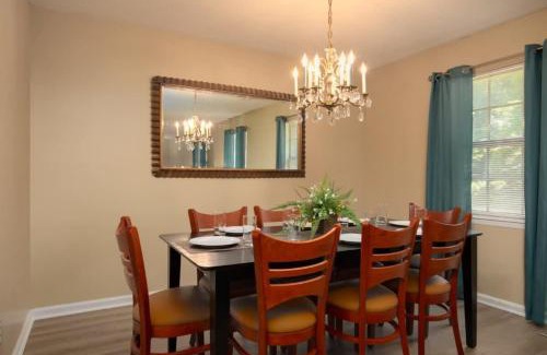 New Castle House | Pet-Friendly Monterey Maison with Pool, 20min from Downtown