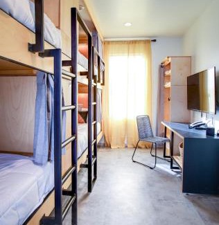 West Park Hotel | Explore The Monterey Motel: Family-Friendly & Pool Access