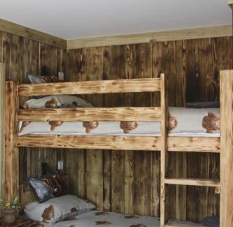 Felinfach Hotel | Experience The Moo-tel at Bargoed Farm: Pet-Friendly Retreat