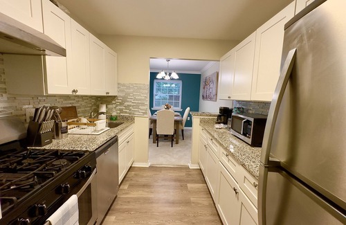 McLean Apartment | Relax at The Moonlight at McLean: Pool, Spa & More