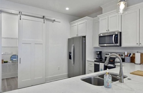 Jekyll Island Condo | Oceanfront Retreat at Moorings 22: Your Dream Getaway Awaits