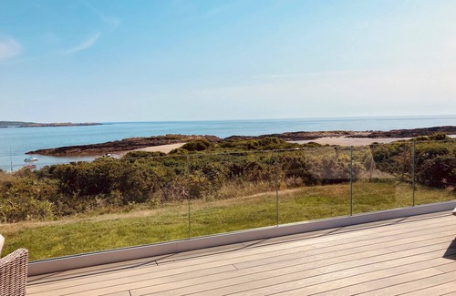 Castle Douglas Cottage | The Moorings Lodge: Family-Friendly Retreat with Breakfast
