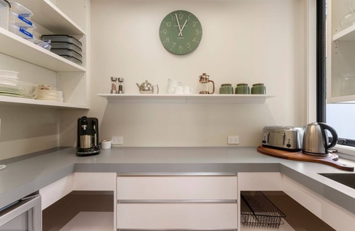 Two Mile Bay Apartment | The Moorings Apartment 6